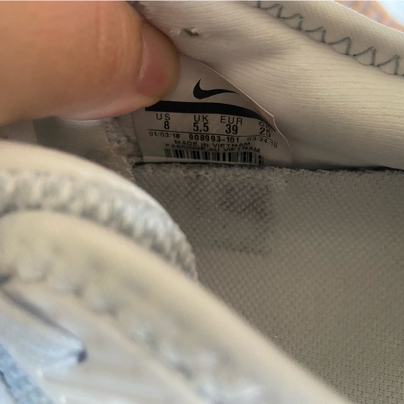Nike Size 8 All/Completely White Air Max Sneakers - Picture 3 of 9